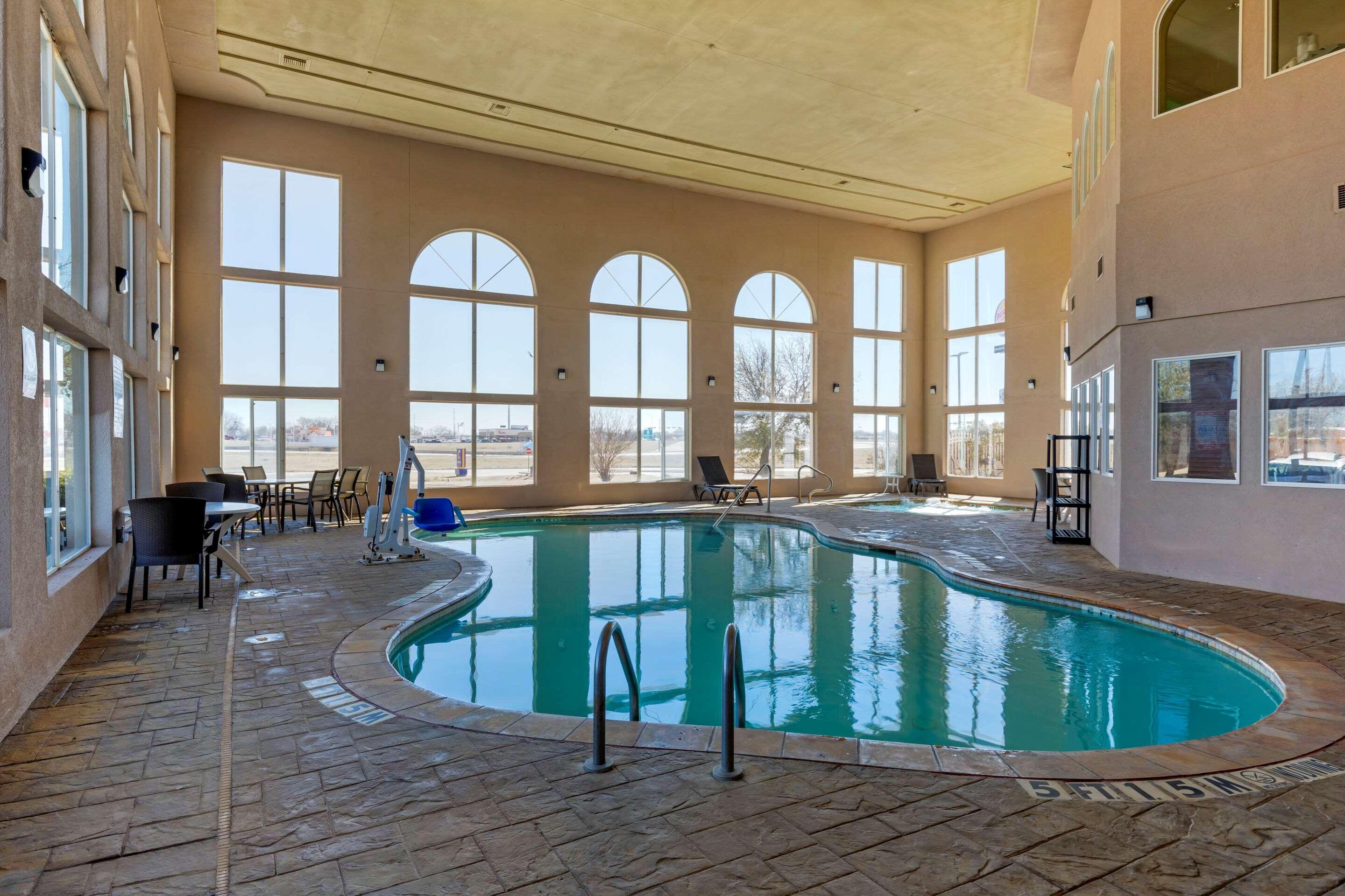 Comfort Suites Gainesville Bagian luar foto